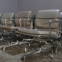 Pamono Soft Pad Ea208 Chair attributed to Charles & Ray Eames for Vitra Online