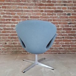 Pamono Swan Chair No. 3320 by Arne Jacobsen for Fritz Hansen, 1960s Online