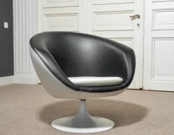 Pamono Swedish Mundo Swivel Lounge Chair by S. M. Wincrantz, 1970s