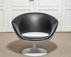 Pamono Swedish Mundo Swivel Lounge Chair by S. M. Wincrantz, 1970s