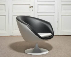 Pamono Swedish Mundo Swivel Lounge Chair by S. M. Wincrantz, 1970s