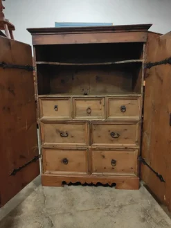 Pamono Swiss Pine Sideboard, Early 18th Century Outlet