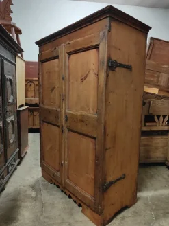 Pamono Swiss Pine Sideboard, Early 18th Century Outlet