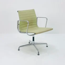 Pamono Swivel Office Armchair by Charles & Ray Eames for Herman Miller, 1970s Clearance