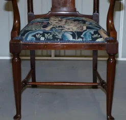 Pamono Tabard Bench & Armchairs in William Morris Upholstery by Richard Norman Shaw, Set of 3 Online