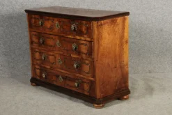 Pamono 18th Century Baroque Chest of Drawers in Walnut, 1750s Sale