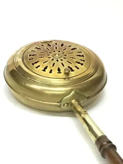 Pamono 18th Century Brass Bedpan With Original Dark Oak Wooden Turned Steel