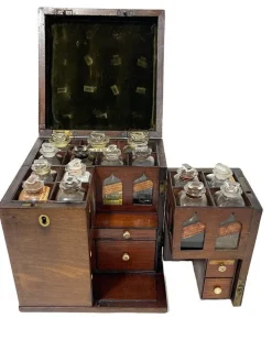 Pamono 19th Century English Medicine Chest by Clay & Abraham, Liverpool Hot