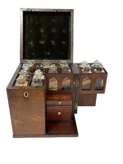 Pamono 19th Century English Medicine Chest by Clay & Abraham, Liverpool Hot