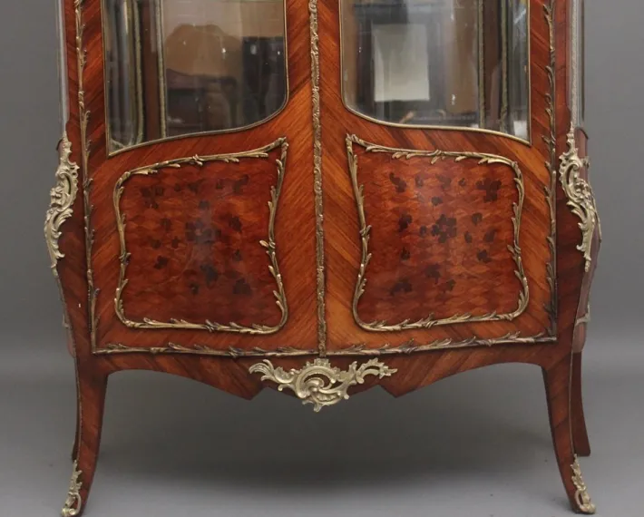 Pamono 19th Century French Kingwood Display Cabinet, 1880s Best