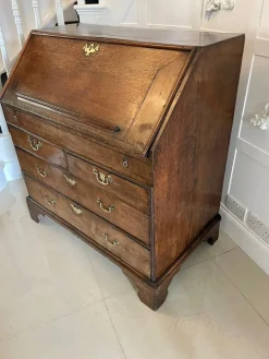Pamono 17th Century Oak Bureau with Interior, 1680s Outlet