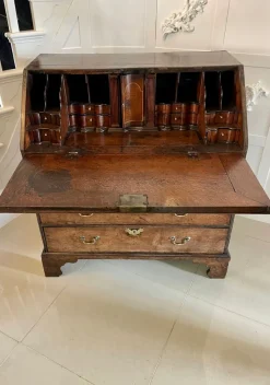 Pamono 17th Century Oak Bureau with Interior, 1680s Outlet