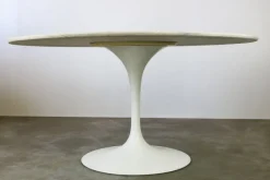 Pamono Tulip Dining Table and Chairs by Eero Saarinen for Knoll, 1960s, Set of 7 Clearance