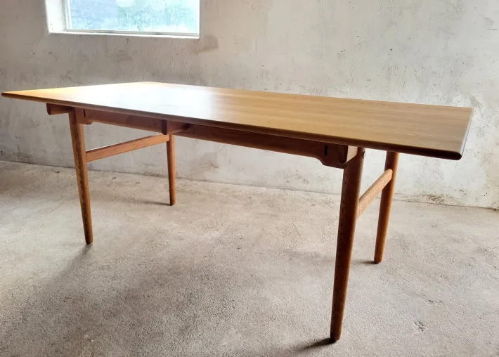 Pamono Vintage AT327 Dining Table in Oak by Hans J. Wegner for Andreas Tuck, 1967 Hot