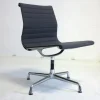 Pamono Vintage Black Swivel Chair by Charles & Ray Eames for Vitra Outlet
