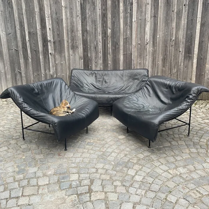 Pamono Vintage Butterfly Black Leather Sofa and Lounge Chairs by Gerard Van Den Berg for Montis, 1980s, Set of 3 Online