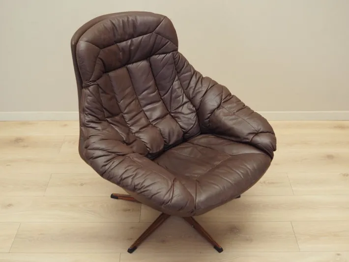 Pamono Vintage Danish Leather Swivel Chair by H.W. Klein for Bramin, 1960s Hot