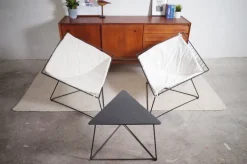 Pamono Vintage Danish Oti Side Chairs with Wire Frame & Side Table by Niels Gammelgaard for Ikea, 1980s, Set of 3 Sale