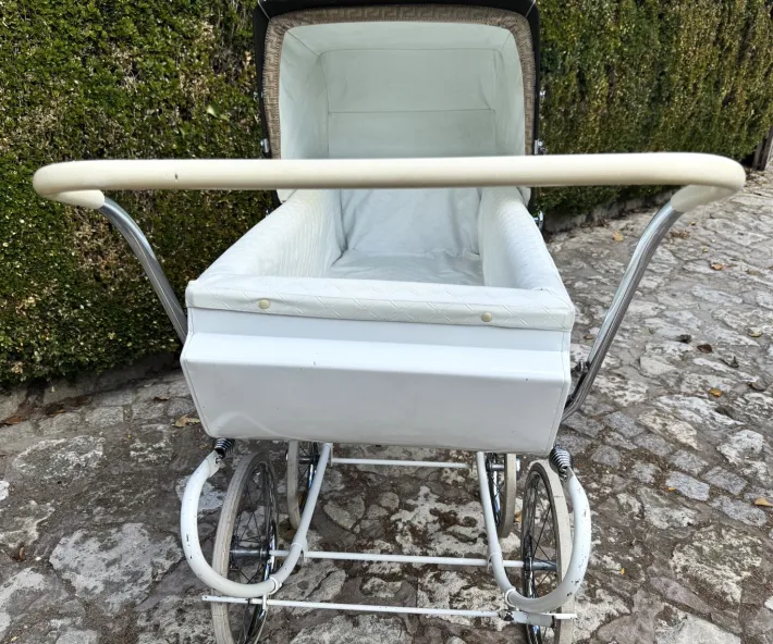 Pamono Vintage English Freeway Coachbuilt Baby Pram in Dark Green & White, 1960s Discount