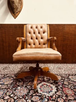 Pamono Vintage English President Chair Online