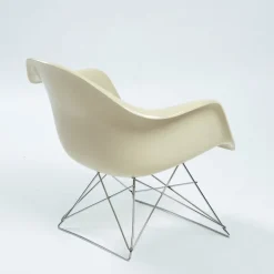 Pamono Vintage Fiberglass Lar Armchair by Charles and Ray Eames for Herman Miller, 1970s Discount