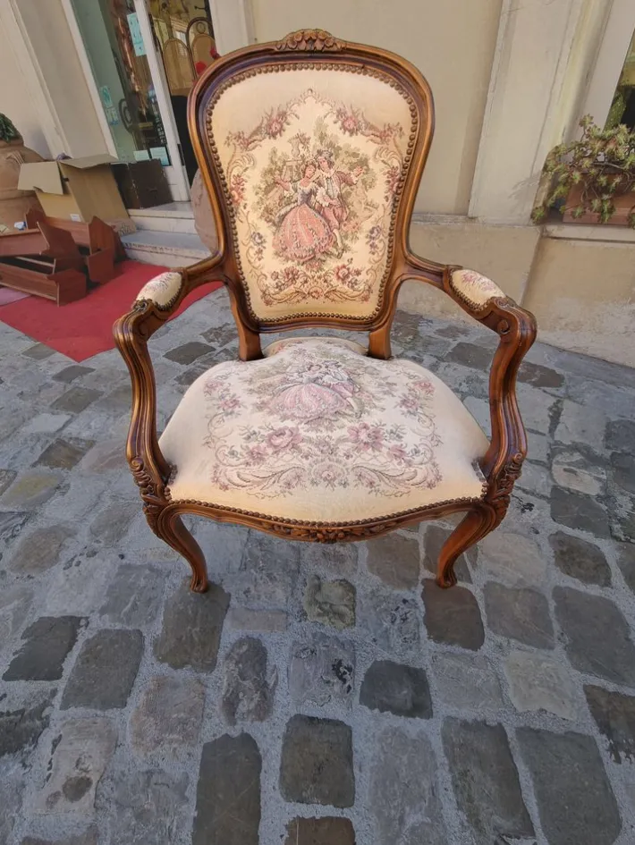 Pamono Vintage Floral Sofa and 2 Armchairs, 1930s, Set of 3 Sale