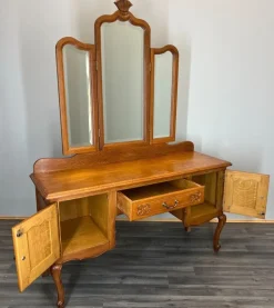 Pamono Vintage French Dressing Table with Mirror in Oak Sale