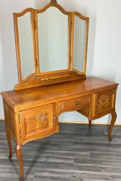 Pamono Vintage French Dressing Table with Mirror in Oak Outlet