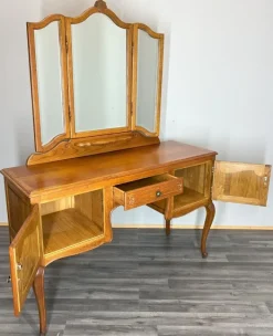 Pamono Vintage French Dressing Table with Mirror in Oak Outlet