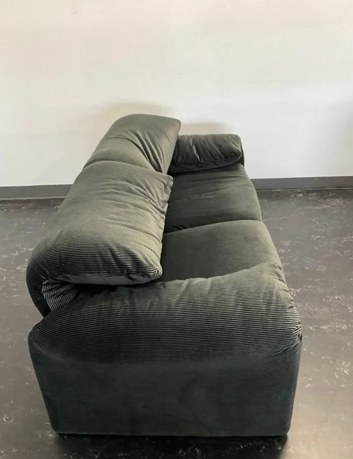 Pamono Vintage Grey Velvet Maralunga Sofa with Armchair by Vico Magistretti for Cassina, 1970s, Set of 2 Outlet