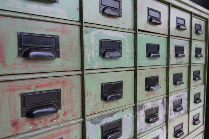Pamono Vintage Industrial Metal Drawer Cabinet, 1920s Online