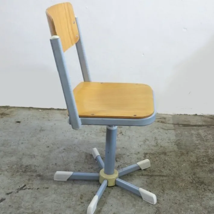 Pamono Vintage Industrial Swivel Chair by V & S Germany, 1970s Hot