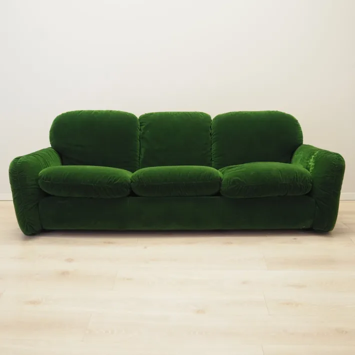 Pamono Vintage Italian Green Velour Sofa by Arrigo Arrigoni for Busnelli, 1970s Online
