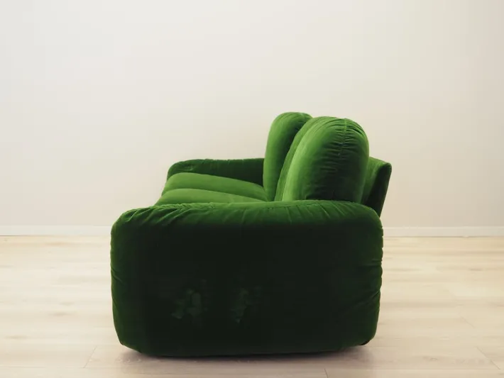 Pamono Vintage Italian Green Velour Sofa by Arrigo Arrigoni for Busnelli, 1970s Online