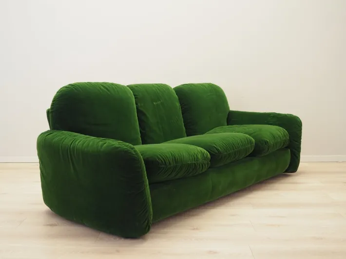 Pamono Vintage Italian Green Velour Sofa by Arrigo Arrigoni for Busnelli, 1970s Online