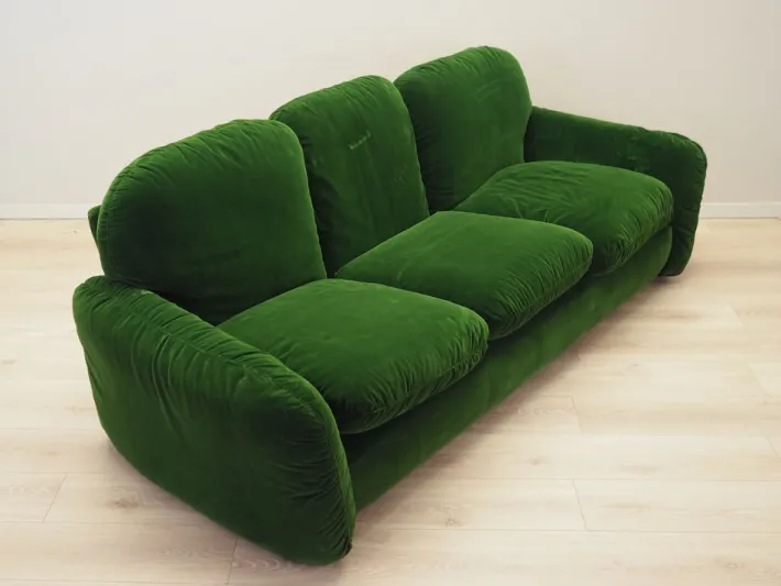 Pamono Vintage Italian Green Velour Sofa by Arrigo Arrigoni for Busnelli, 1970s Online