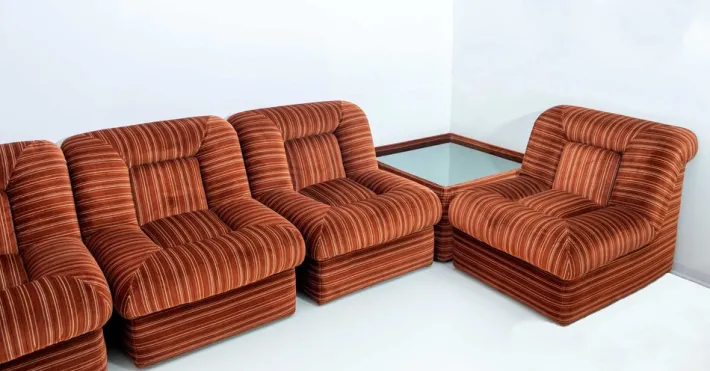 Pamono Vintage Italian Modular Armchairs and Coffee Table in Velvet, 1970, Set of 6 Clearance