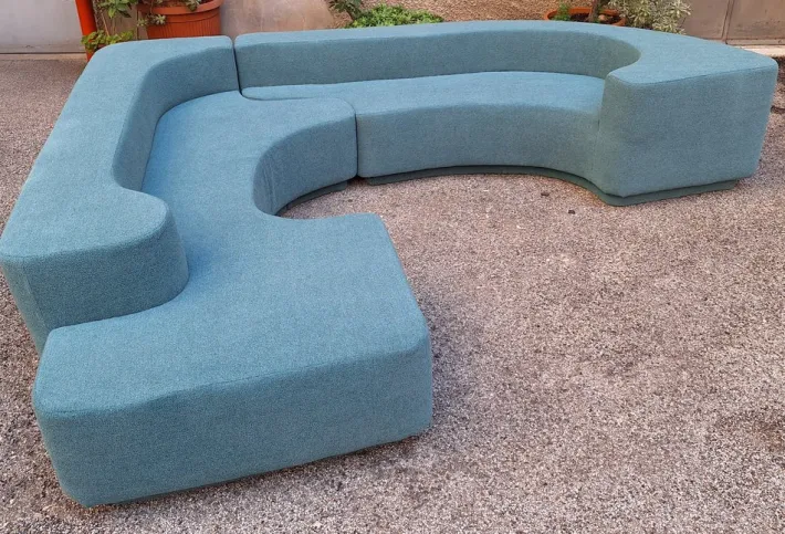 Pamono Vintage Lara Sofa in Sky Blue Boucle by Roberto Pamio for Stilwood, 1970s Hot