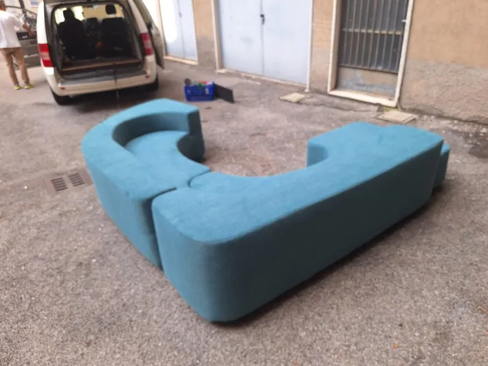 Pamono Vintage Lara Sofa in Sky Blue Boucle by Roberto Pamio for Stilwood, 1970s Hot