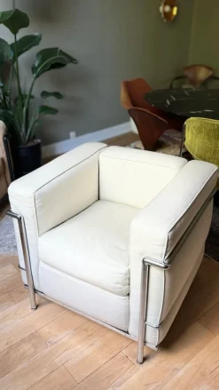 Pamono Vintage LC2 Chair by Le Corbusier and Pierre Jeanneret and Charlotte Perriand for Cassina, 1970s New