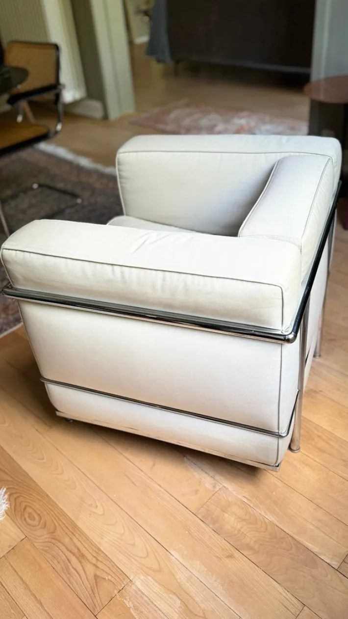 Pamono Vintage LC2 Chair by Le Corbusier and Pierre Jeanneret and Charlotte Perriand for Cassina, 1970s New