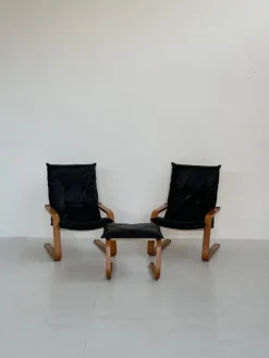 Pamono Vintage Leather Armchairs and Pouf, 1970s, Set of 3 Hot