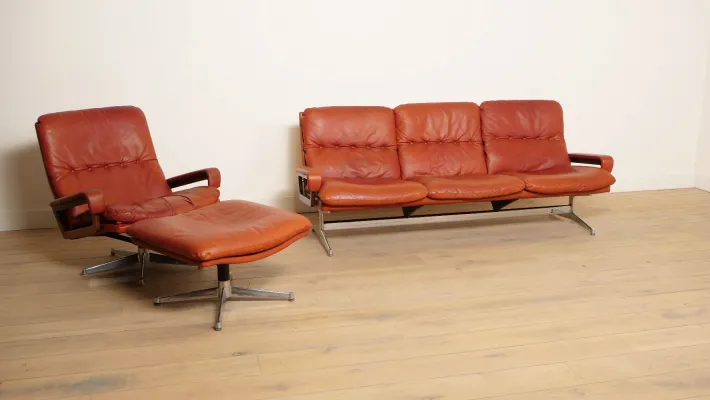 Pamono Vintage Leather Model King 3-Seater, Armchair and Hocker attributed to André Vandenbeuck for Strässle, Set of 3 Outlet