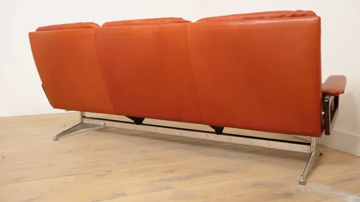 Pamono Vintage Leather Model King 3-Seater, Armchair and Hocker attributed to André Vandenbeuck for Strässle, Set of 3 Outlet