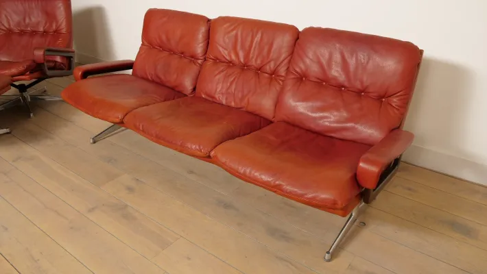 Pamono Vintage Leather Model King 3-Seater, Armchair and Hocker attributed to André Vandenbeuck for Strässle, Set of 3 Outlet