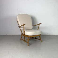 Pamono Vintage Lounge Chair from Ercol Outlet