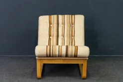 Pamono Vintage Lounge Chairs and Coffee Table, Set of 3 Discount