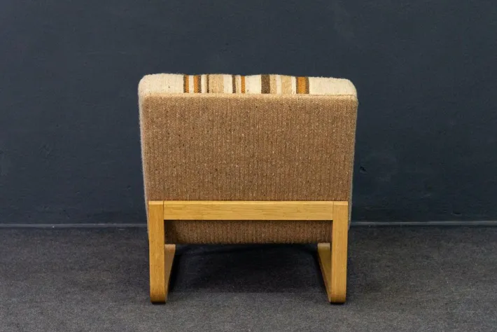 Pamono Vintage Lounge Chairs and Coffee Table, Set of 3 Discount