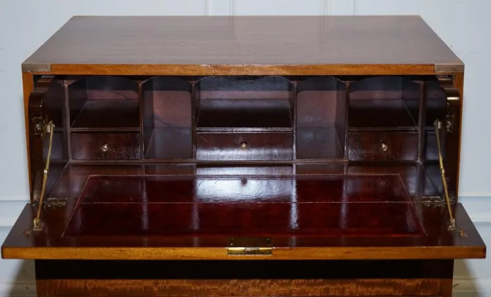 Pamono Vintage Military Campaign Chest of Drawers with Aged Red Leather Outlet