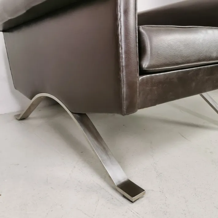 Pamono Vintage Model 875 Armchair in Brown Eco-Leather from Cassina, 1960s Sale